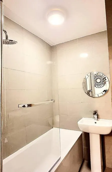 Spacious 2 Bedroom 3 Min Walk Mile End Station -Sleeps 5 London 0*,