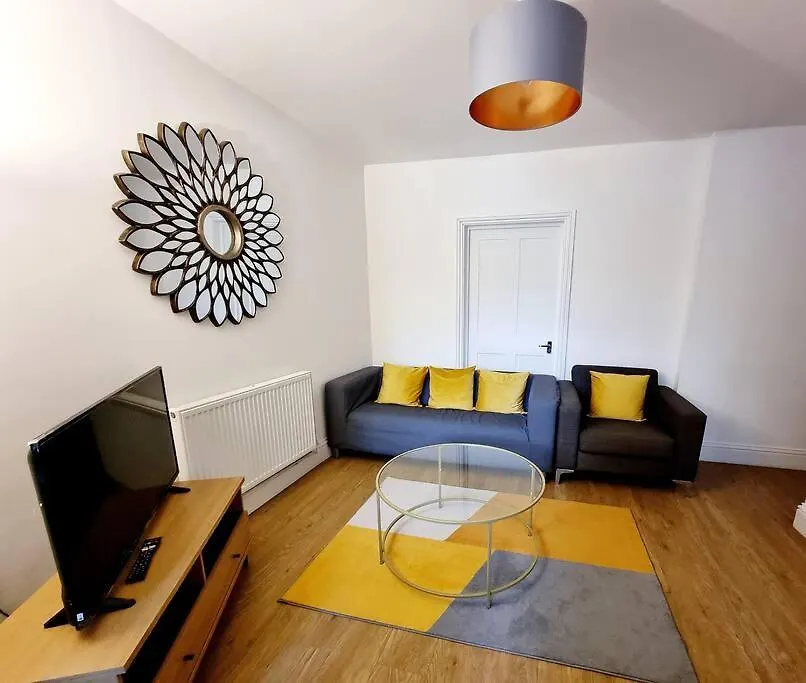 Spacious 2 Bedroom 3 Min Walk Mile End Station -Sleeps 5 London 0*,  United Kingdom